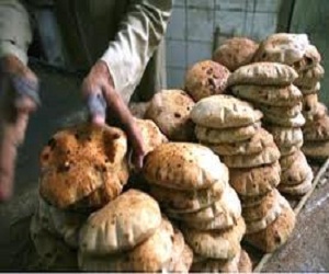   مصر اليوم - 70 جنيهاً زيادة في أسعار الدقيق و دعم الرغيف يرتفع