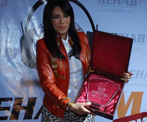   مصر اليوم - أمينة تكرم في الاحتفال السنوي لإذاعة رحابFM