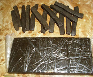 مصر اليوم - عربي في السعودية يرهن ابنه مقابل 2 كيلو حشيش