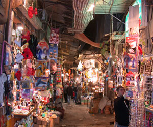   مصر اليوم - تبادل الاتهامات بين المواطن والتاجر في سورية بعد ارتفاع الأسعار