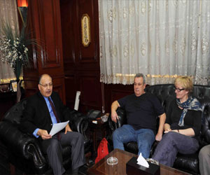 مصر اليوم - محافظ الأقصر يستقبل وفد ألماني لتطوير التعليم الصناعي