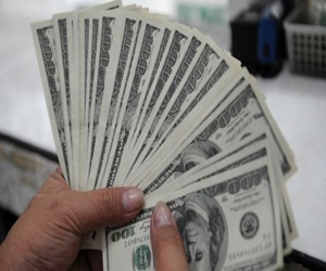   مصر اليوم - الدولار الأميركي يرتفع قرشين جديدين أمام الجنيه المصري