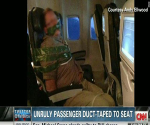 مصر اليوم - تكميم الفم واللصق بالمقعد لراكب مشاغب في الجو