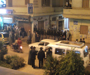   مصر اليوم - مشاجرة بالمولوتوف بين عائلتين في وسط الأقصر