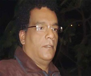   مصر اليوم - أحمد عبد العال يصدر كتاب ولع الفرجة فقر التاريخ