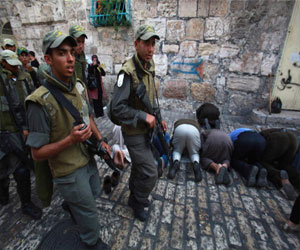 مصر اليوم - قوات الاحتلال تفرض قيودًا على المصلين في الحرم القدسي الجمعة