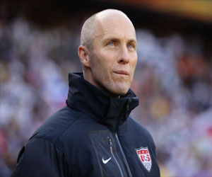 مصر اليوم - برادلي ينفي مقاضاة اتحاد الكرة