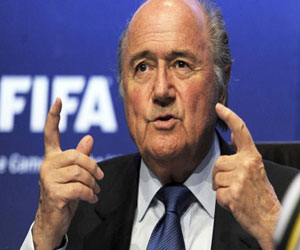   مصر اليوم - بلاتر: بواتنج كان شجاعًا للانسحاب من المباراة