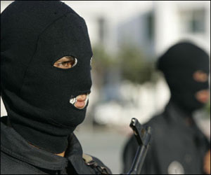 مصر اليوم - إصابة مواطن بجروح في انفجار قنبلة شرق الجزائر