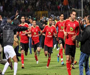 مصر اليوم - الأهلي يدرس تكريم شهداء بورسعيد في كأس العالم للأندية