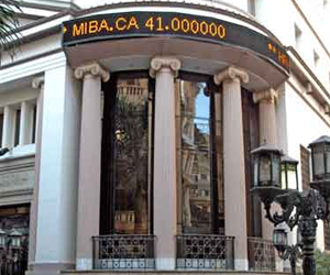 مصر اليوم - البورصة تخسر 9 % مع تواصل الأزمة السياسية