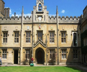 مصر اليوم - كمبريدج تخطط لفتح كلية لدراسة تهديد الإنسان الآلي على البشر