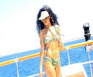   مصر اليوم - ريهانا تفتح ألبوم صورها الساخن للمعجبين على فيس بوك