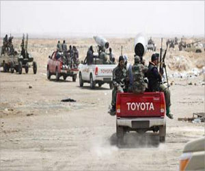   مصر اليوم - مقتل أحد قادة الثوار الليبيين في الخمس