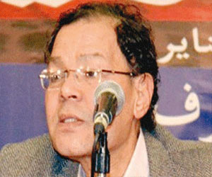 مصر اليوم - محمود قاسم يصدر كتاب الفيلم السياسي في مصر