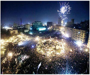   مصر اليوم - اشتباكات المتظاهرين تلغي احتفالية رأس السنة في التحرير