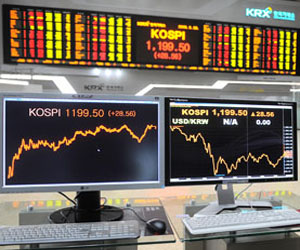   مصر اليوم - البورصة المصرية تغير خططها وتنال ثقة المستثمرين في 2012