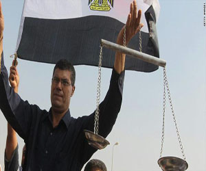   مصر اليوم - قانون التظاهر يفجر الجدل عن مهام الشورى مبكرًا