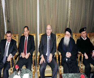   مصر اليوم - محافظ الأقصر يزور الكنائس للتهنئة بعيد الميلاد