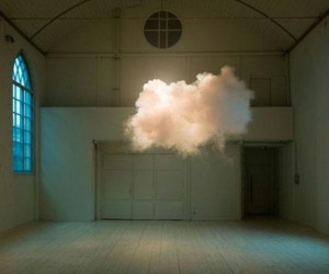 مصر اليوم - آخر صيحات تصميم المنازل: غيمة حقيقية بغرفة المعيشة