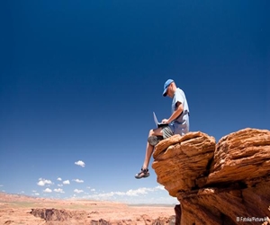 مصر اليوم - إطالة فترة استخدام الأجهزة التكنولوجية يساعد على حماية البيئة