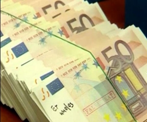   مصر اليوم - مسؤول أوروبي يؤكد زوال خطر انهيار اليورو