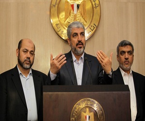 مصر اليوم - مشعل في القاهرة والعرب يبحثون العدوان على غزة