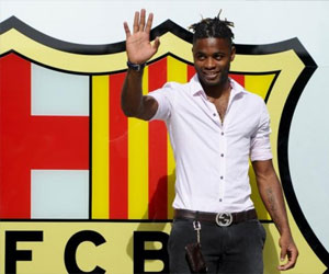   مصر اليوم - الكاميروني سونغ يوقع رسميًا مع برشلونة