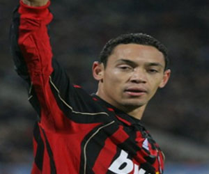   مصر اليوم - الجزيرة الإماراتي يجدد عقد البرازيلي أوليفيرا حتى 2015