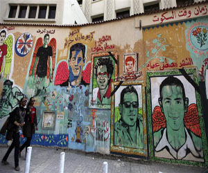   مصر اليوم - رئيس وزراء مصر ينتقد إزالة غرافيتي التحرير ويدعو الرسامين لإعادته مجددًا