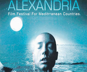 مصر اليوم - صحافي مصري يضرب عن الطعام لمنعه من متابعة فعاليات مهرجان الإسكندرية