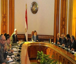   مصر اليوم - سياسيو مصر ينتقدون تشكيل فريق رئاسي ويعتبرونه بدعة