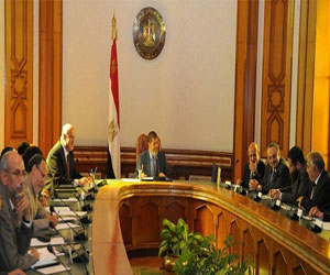   مصر اليوم - سياسيو مصر ينتقدون تشكيل فريق رئاسي ويعتبرونه بدعة