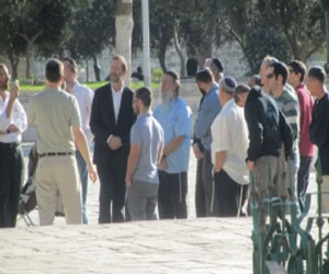 مصر اليوم - مستوطنون يهاجمون قرية عوريف جنوب نابلس