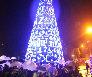 مصر اليوم - افتتاح مهرجان السلام على الأرض الميلادي في لبنان