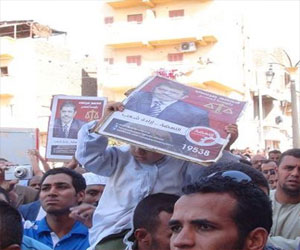   مصر اليوم - الأقصر: وقفة للعاملين في السياحة لتأييد الدستور