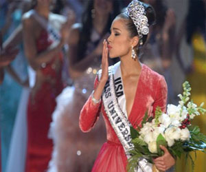   مصر اليوم - الأميركية أوليفيا كالبو تفوز بلقب ملكة جمال الكون للعام 2012