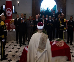 مصر اليوم - قيادات تونس تحيي ذكرى النقابي فرحات حشاد