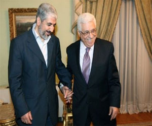 مصر اليوم - مشعل يؤكد لعباس دعم حماس التوجه إلى الأمم المتحدة