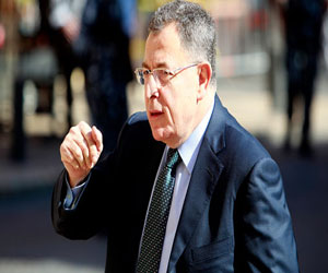 مصر اليوم - السنيورة لعباس: ما ضاع حق وراءه مطالب