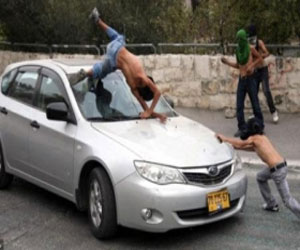 مصر اليوم - حافلة إسرائيلية تدهس طفل في الخليل