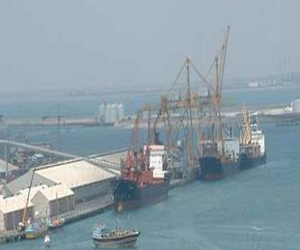   مصر اليوم - استمرار إغلاق بوغازي الإسكندرية والدخيلة لسوء الأحوال الجوية