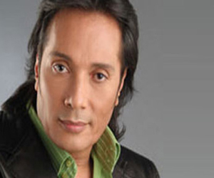   مصر اليوم - على الحجار ينافس القاهرة السينمائي في الساقية