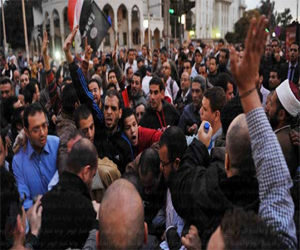   مصر اليوم - اتحاد شباب الثورة يتهم شبيحة النظام بالاعتداء على الثوار