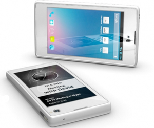   مصر اليوم - Yotaphone يمزج بين تقنية اللمس والحبر الإلكتروني