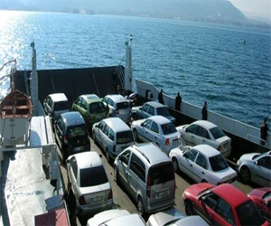   مصر اليوم - وصول عبارة تحمل 669 سيارة إلي ميناء الإسكندرية