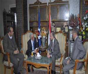   مصر اليوم - محافظ السويس يلتقي القنصل السعودي الجديد