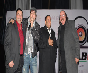   مصر اليوم - حميد الشاعري يحتفل مع أصدقائه بالعيد ال5 لـرحاب FM