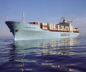   مصر اليوم - انتظام الملاحة في قناة السويس وعبور 41 سفينة الأربعاء