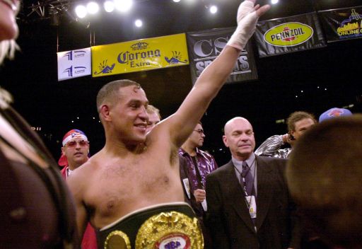   مصر اليوم - هيكتور كاماتشو يفارق الحياة إثر سكتة دماغية